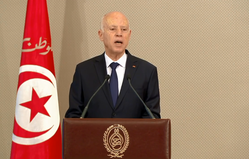 قيس سعيد وصف خصومه بما لم يقله مالك في شاربي الخمر